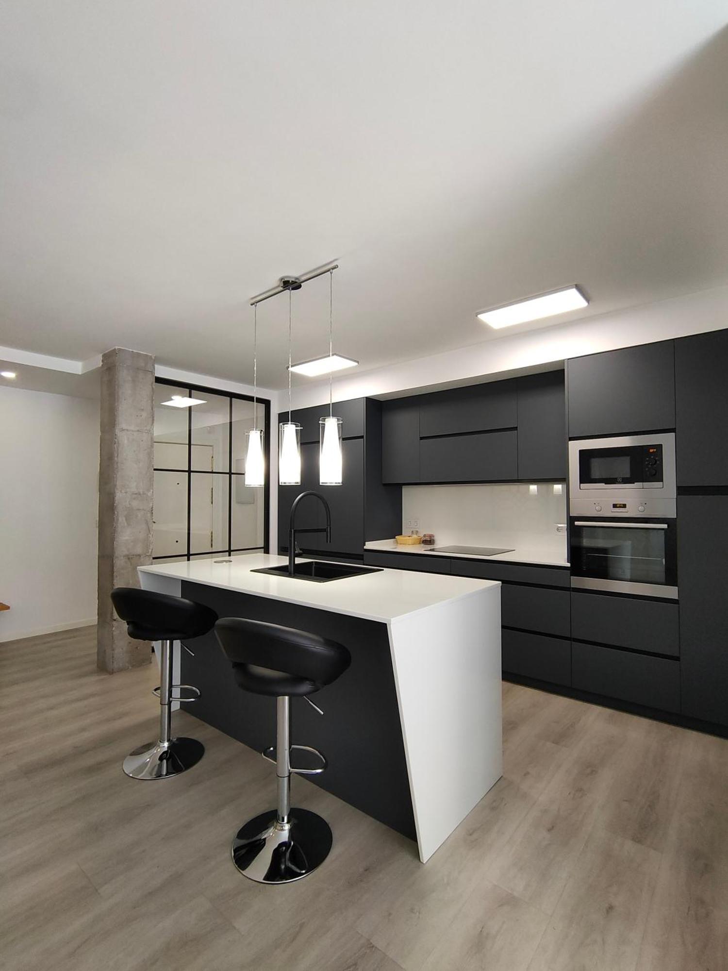 Casa Mallen, Con Amplia Terraza, En El Barrio De Nervion Севілья Екстер'єр фото