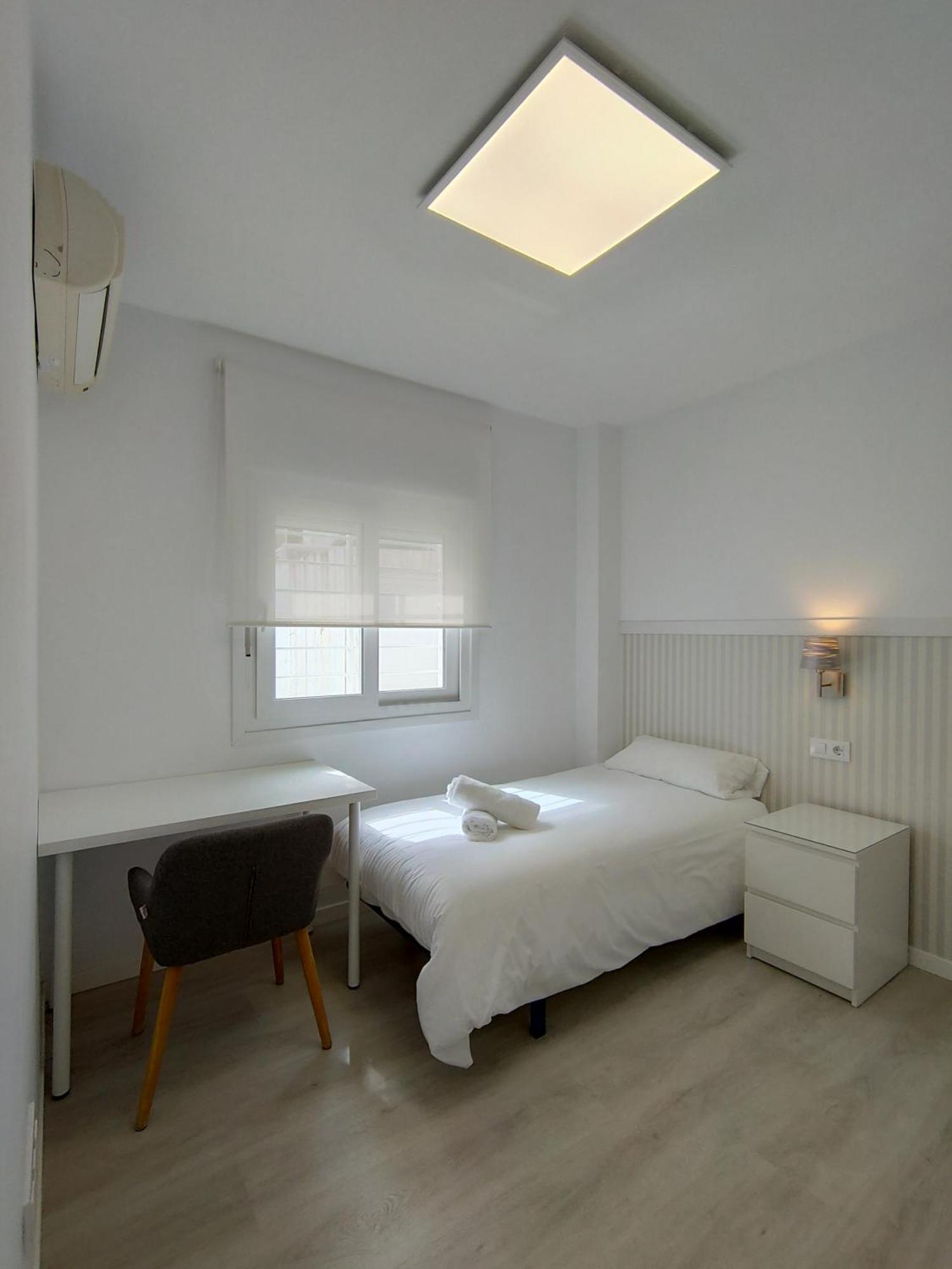Casa Mallen, Con Amplia Terraza, En El Barrio De Nervion Севілья Екстер'єр фото