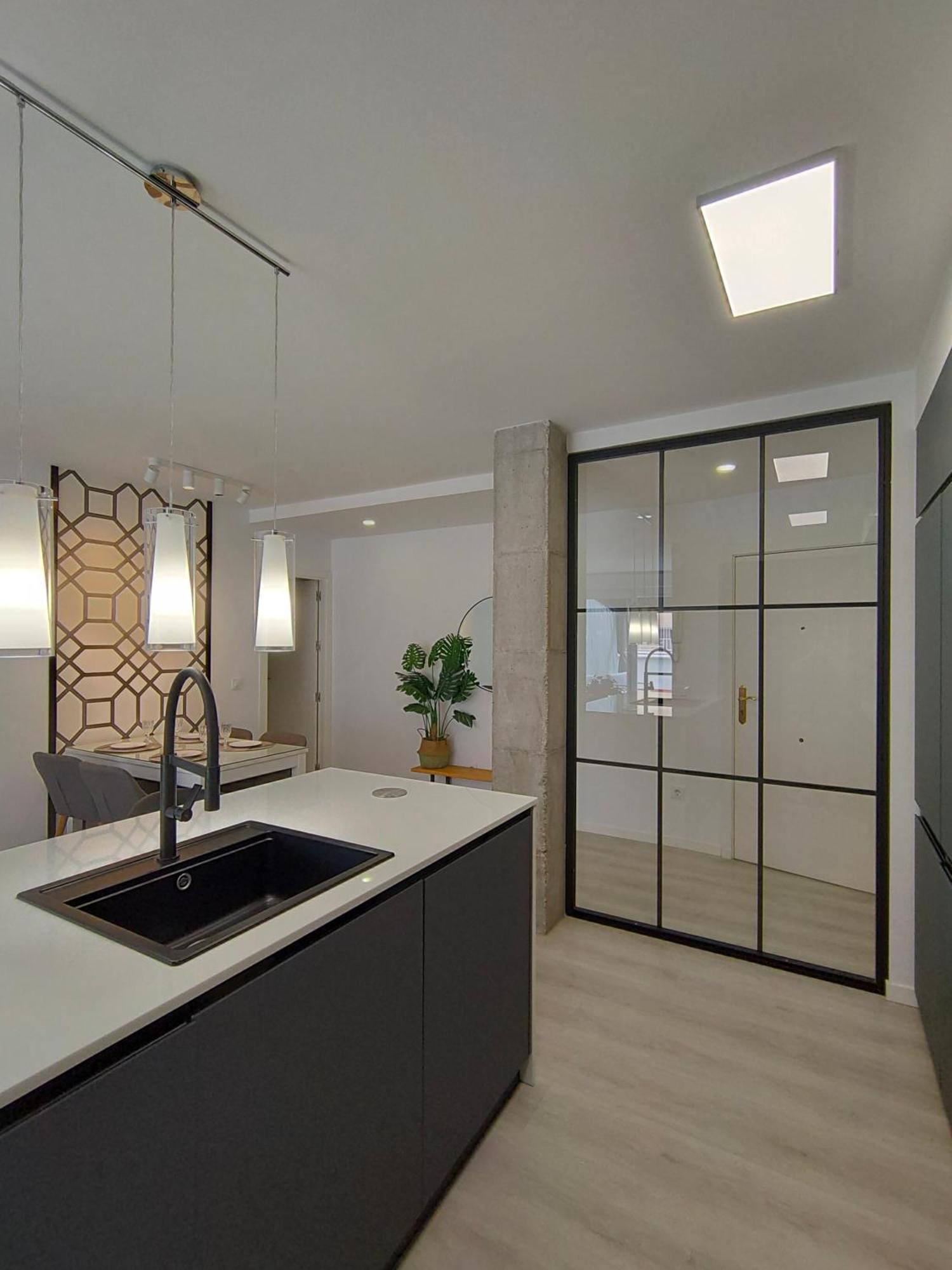 Casa Mallen, Con Amplia Terraza, En El Barrio De Nervion Севілья Екстер'єр фото